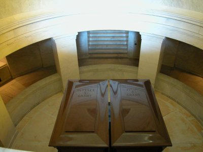 Tombs of General Grant and his wife Julia