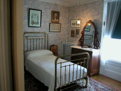 Franklin's childhood bedroom